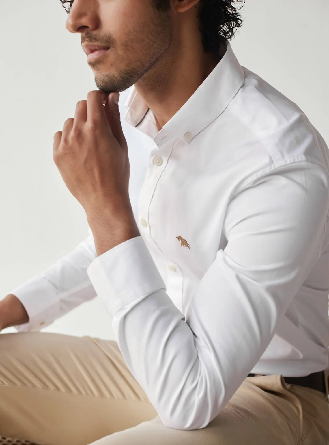 Essential White - Tan Mark Shirt
