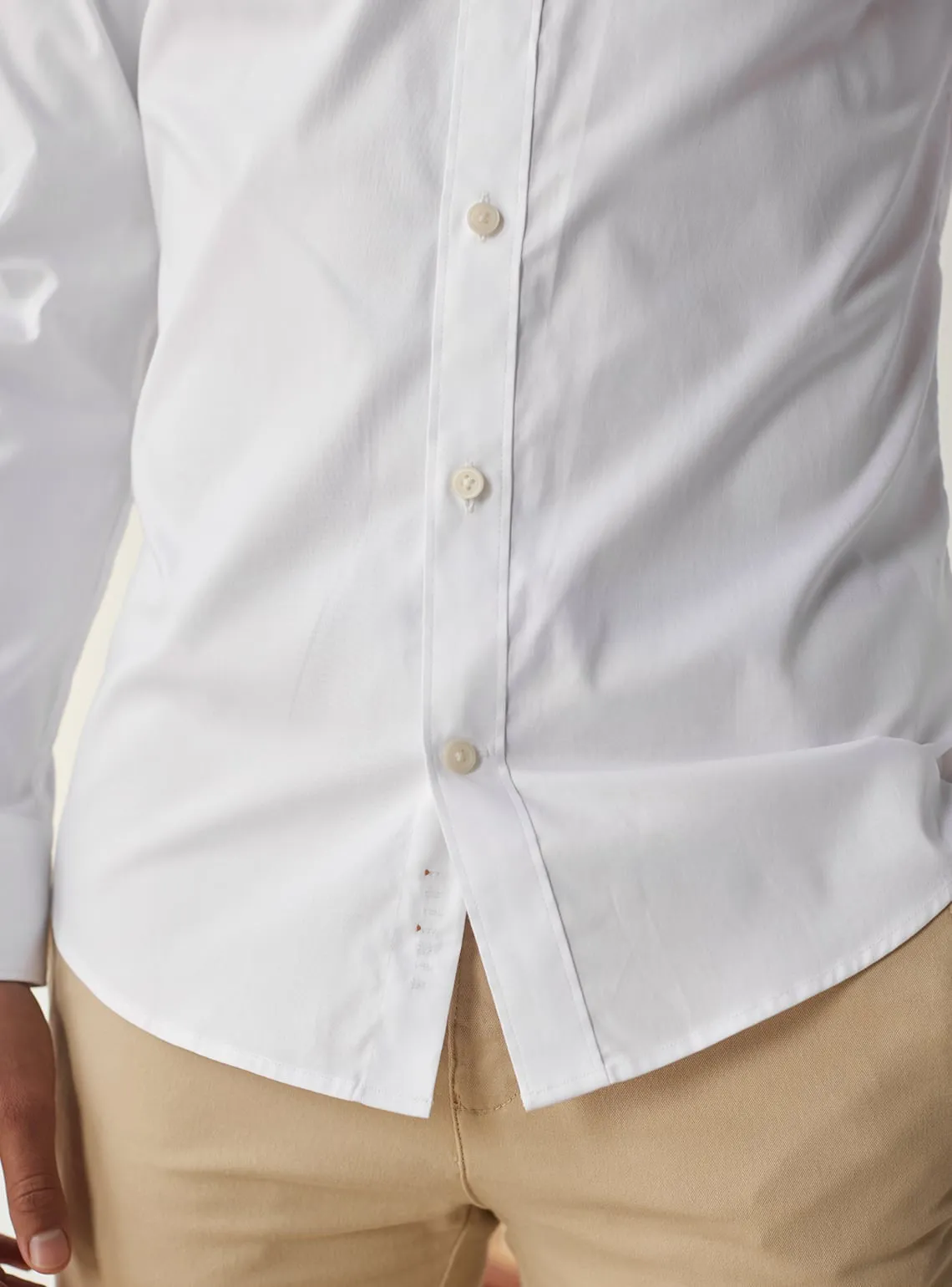Essential White - Tan Mark Shirt