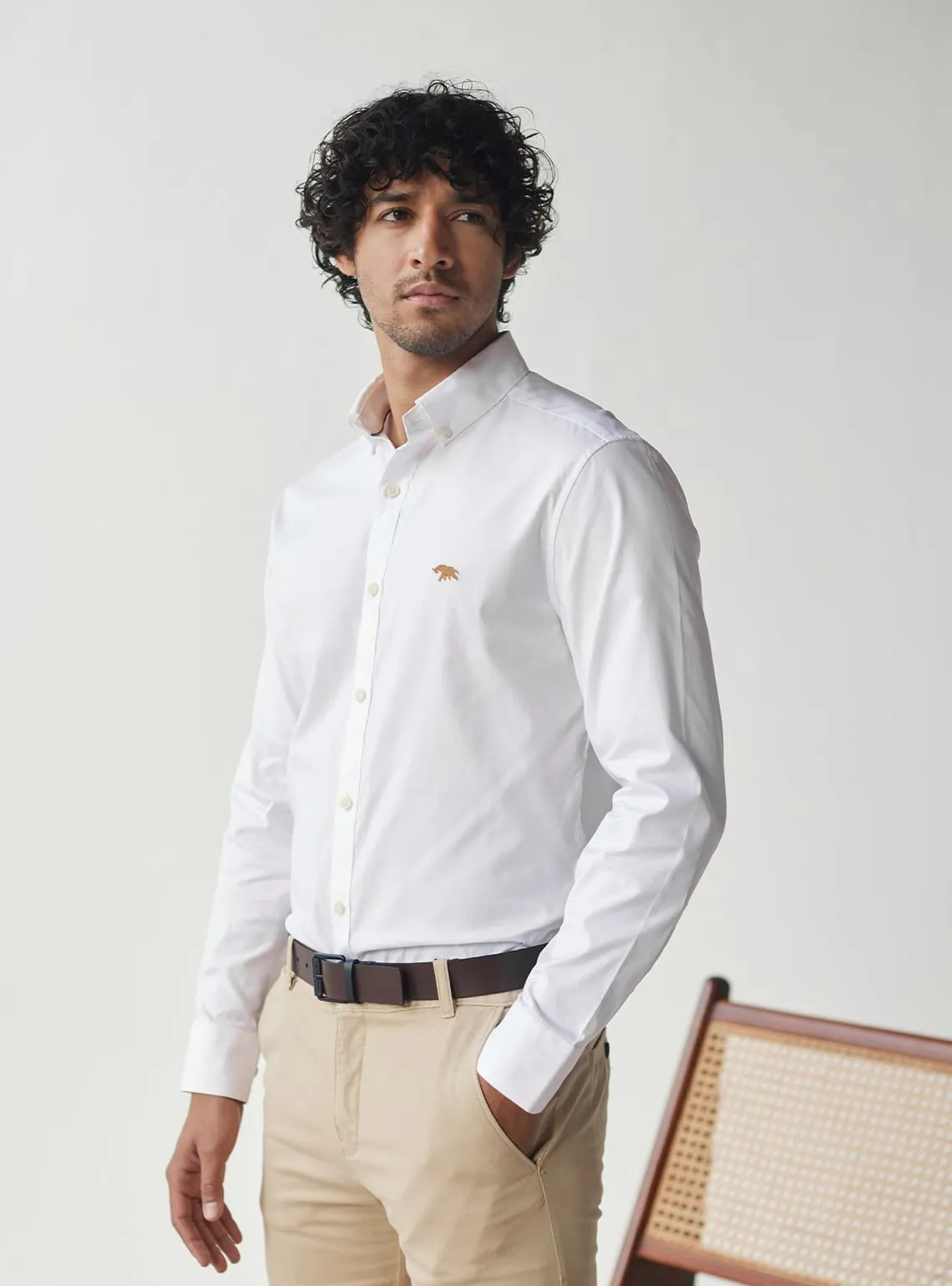 Essential White - Tan Mark Shirt